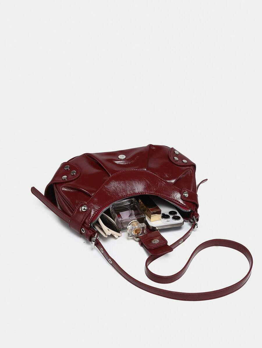 Sac en Simili Cuir a bandouliere pour femme bordeau penche avec affaire parfum et autre femme