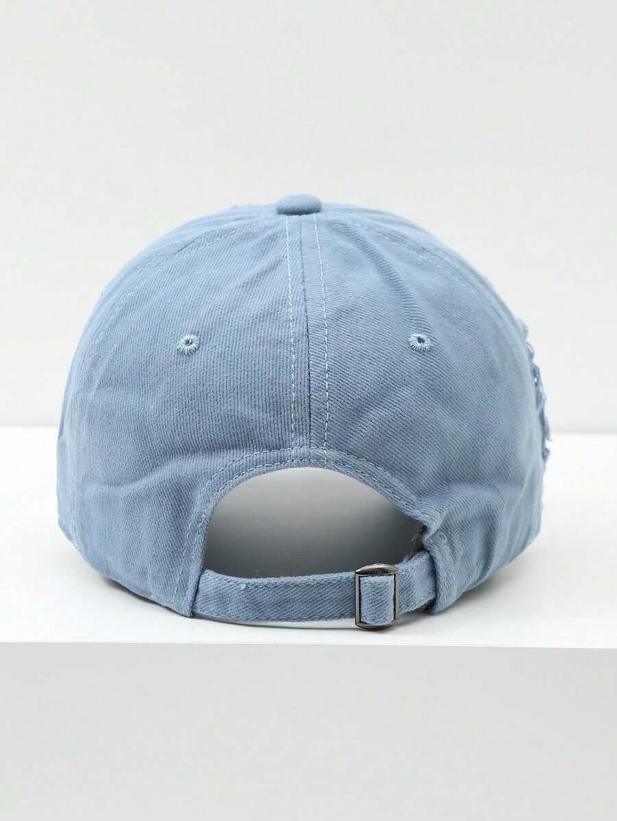 casquette delavee style efilochee bleu claire de derriere