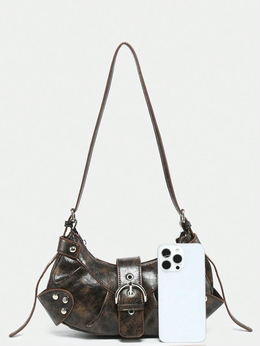 dimension sac en Simili Cuir a bandouliere pour femme marron detail proche detail sangle comparaison telephone