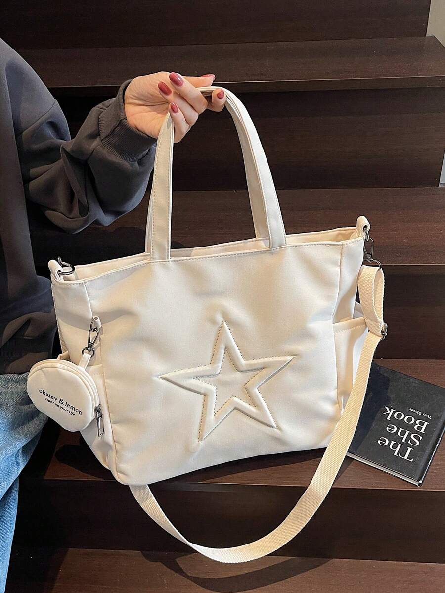 sac cabas en cuir beige pour femme   sur escalier